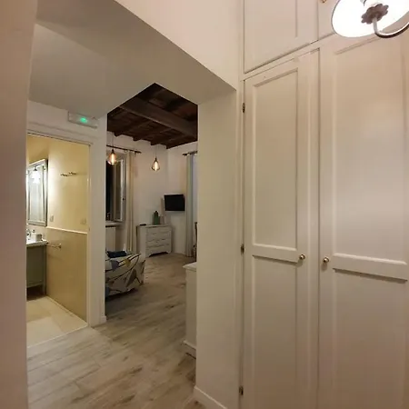 Apartment Alice's Corner At Borgo Rome