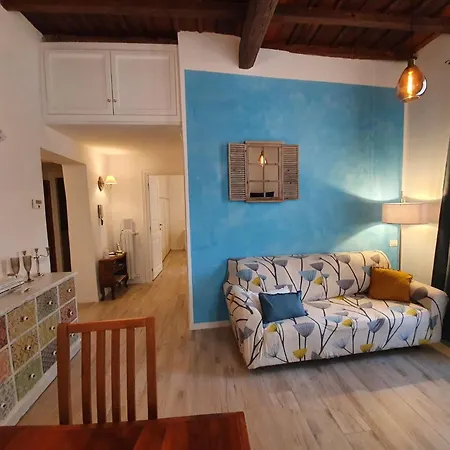 Alice's Corner At Borgo Apartment *